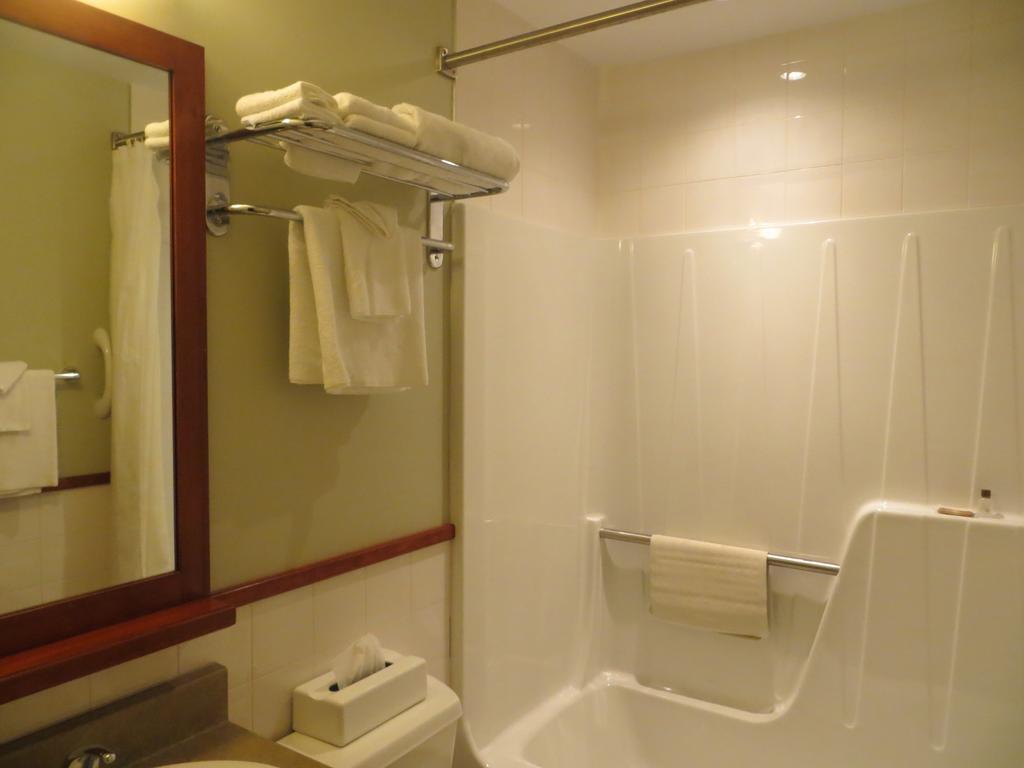 Hotel St-Bernard Saint-Bernard-de-Lacolle Chambre photo