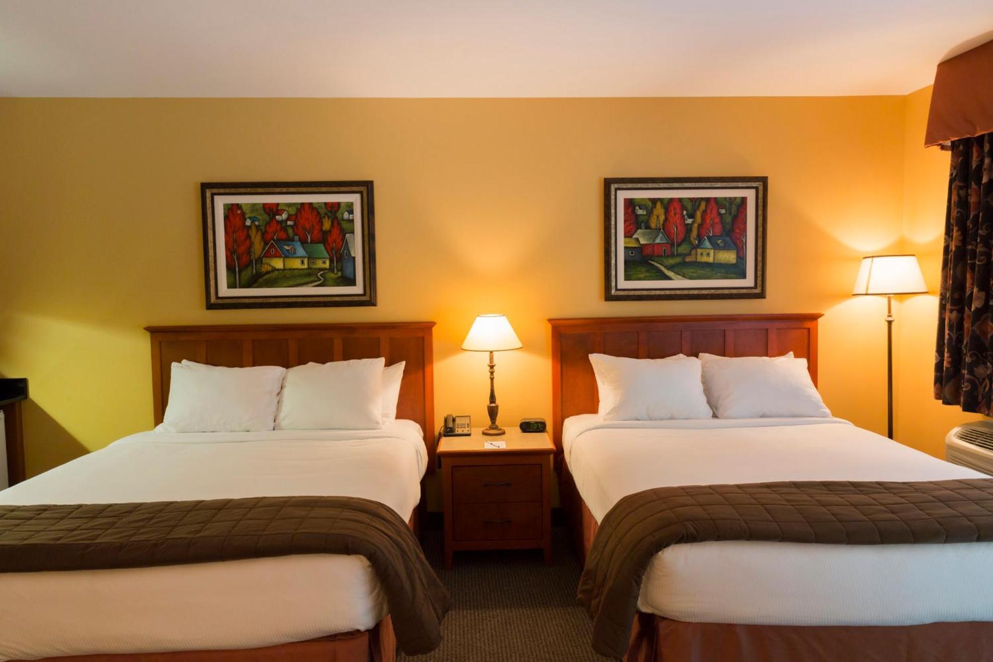 Hotel St-Bernard Saint-Bernard-de-Lacolle Extérieur photo